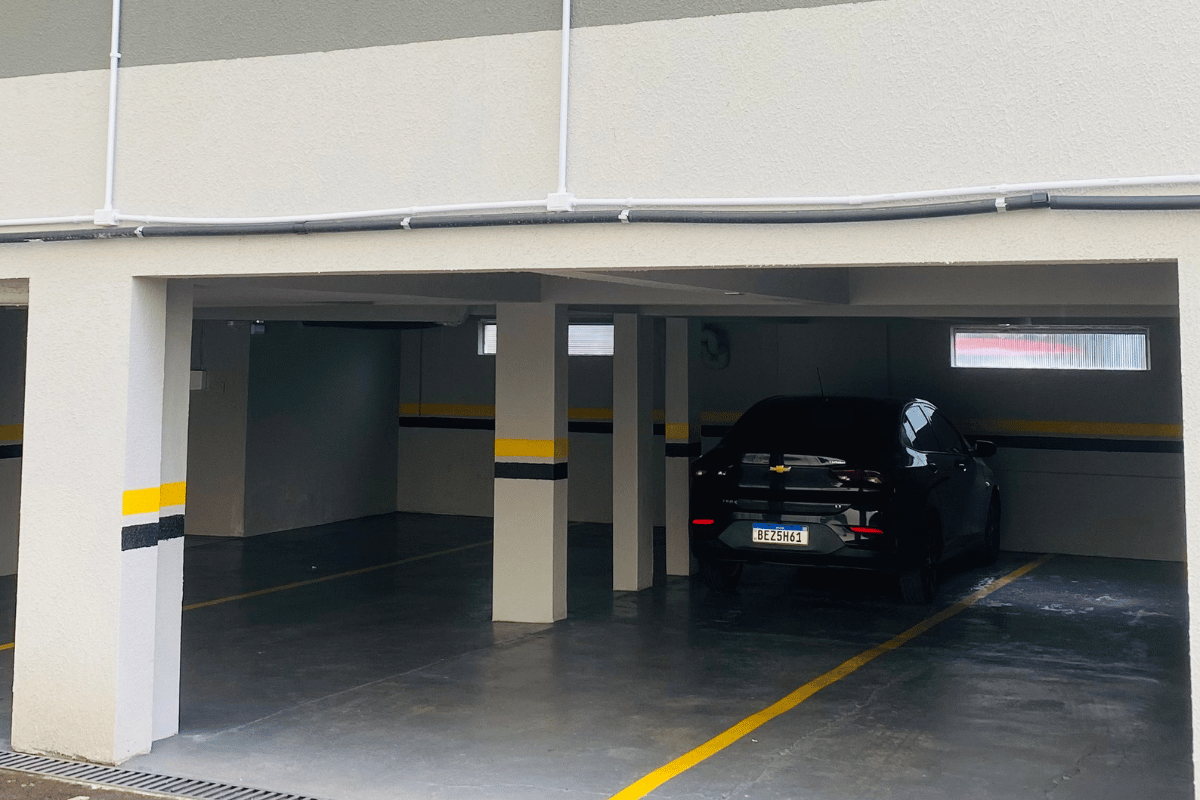 Garagem Coberta e Segura 3